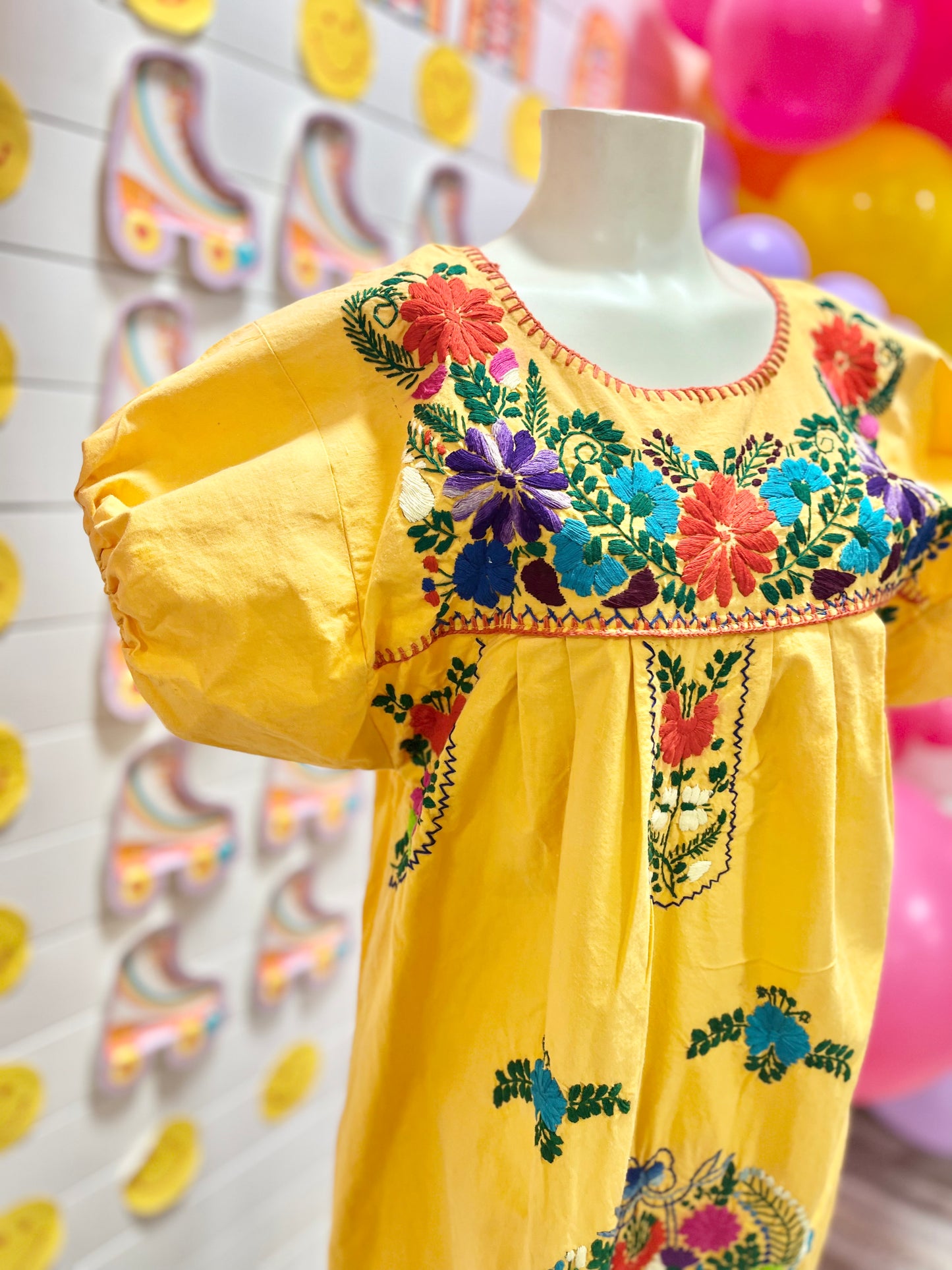 70s Vintage Oaxacan Hand Embroidered Mexican Puff Sleeve Dress