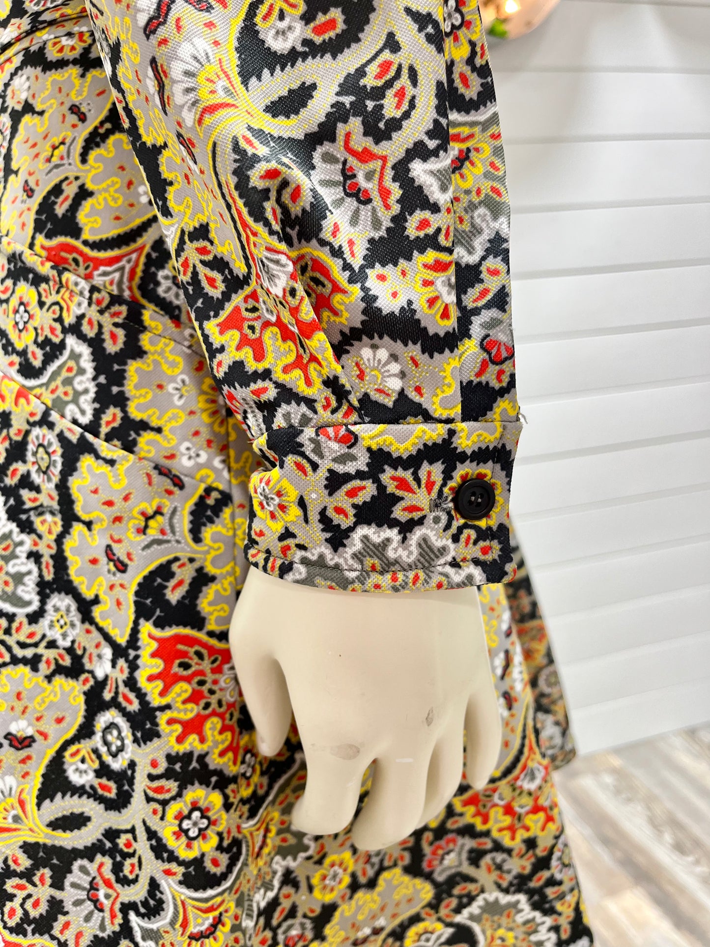 Vintage 70s Psychedelic Round Collar Button Cuff Mini Dress L