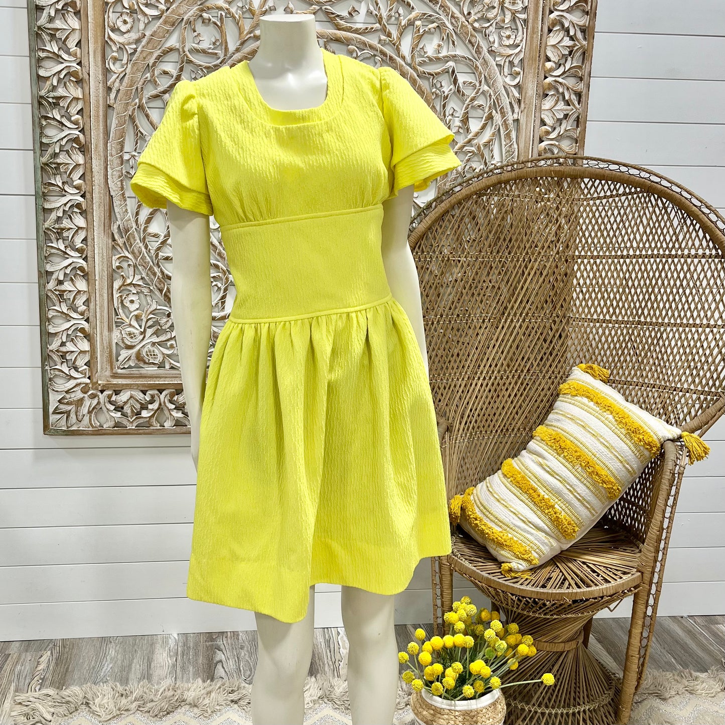 60s Mod Flutter Sleeve Banded Waist Buttercup Yellow Vintage Mini Dress M