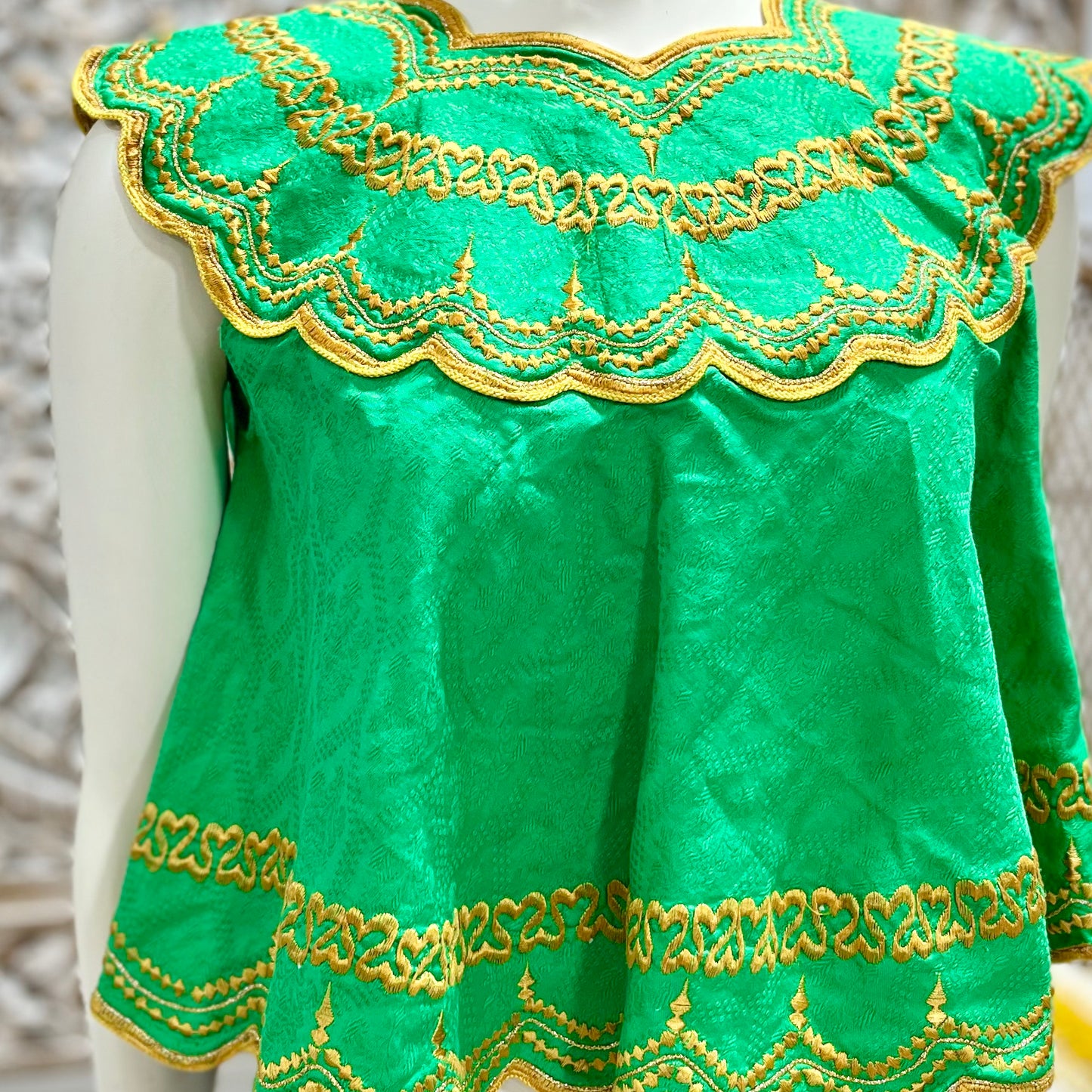 Vintage 80s Gold and Green Scalloped Embroidered Crop Top M