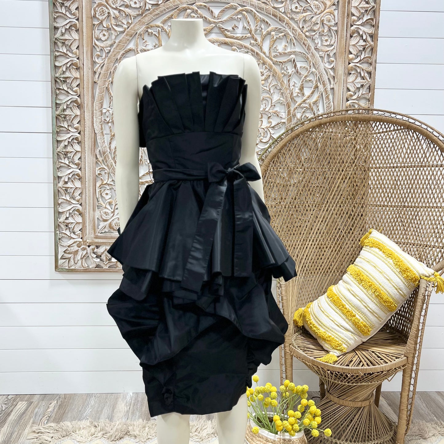 Victor Costa Vintage 1970s Structural Disco Era Black Cocktail Party Dress XS