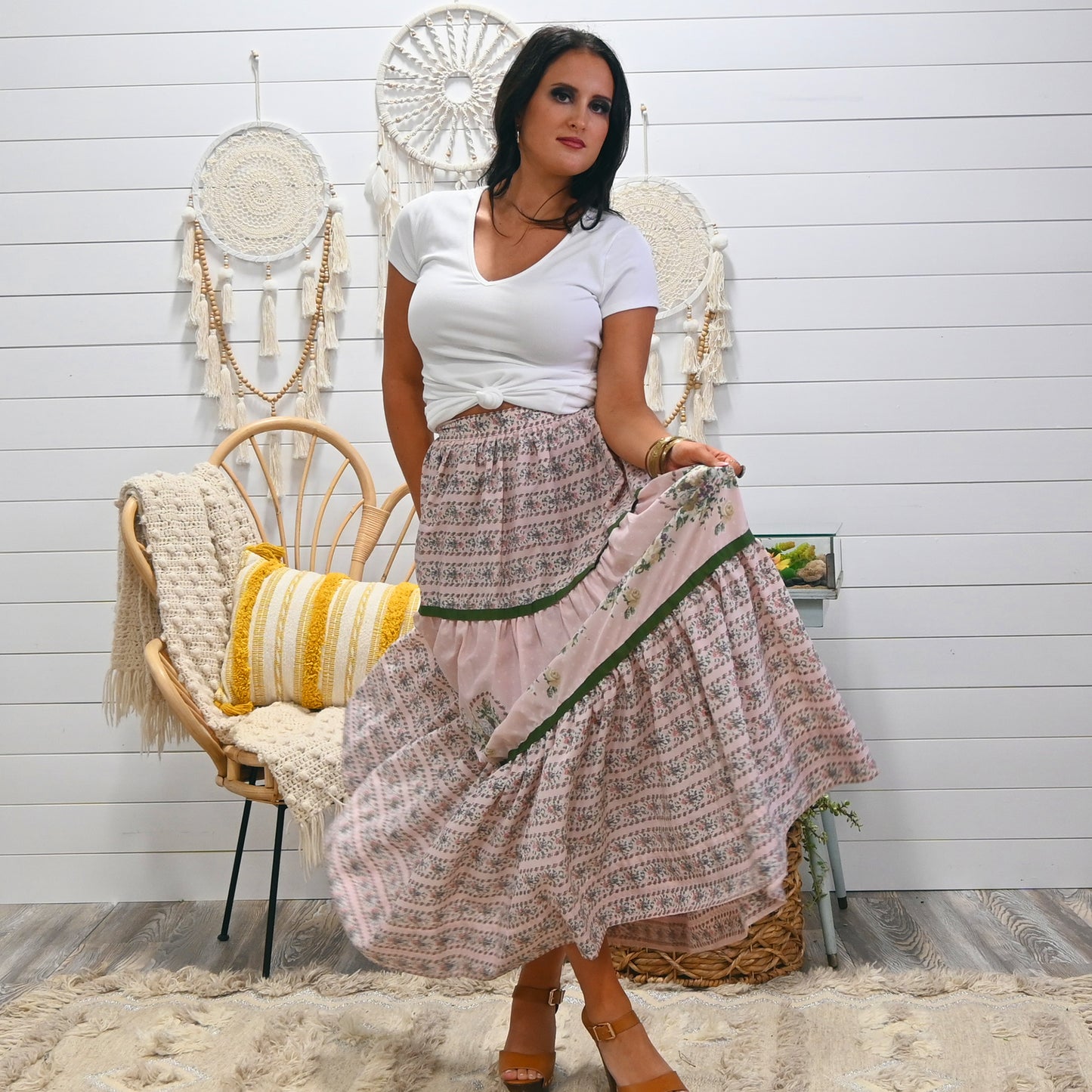 Vintage 70s Tiered Ruffle Calico Border Print Maxi Skirt XS
