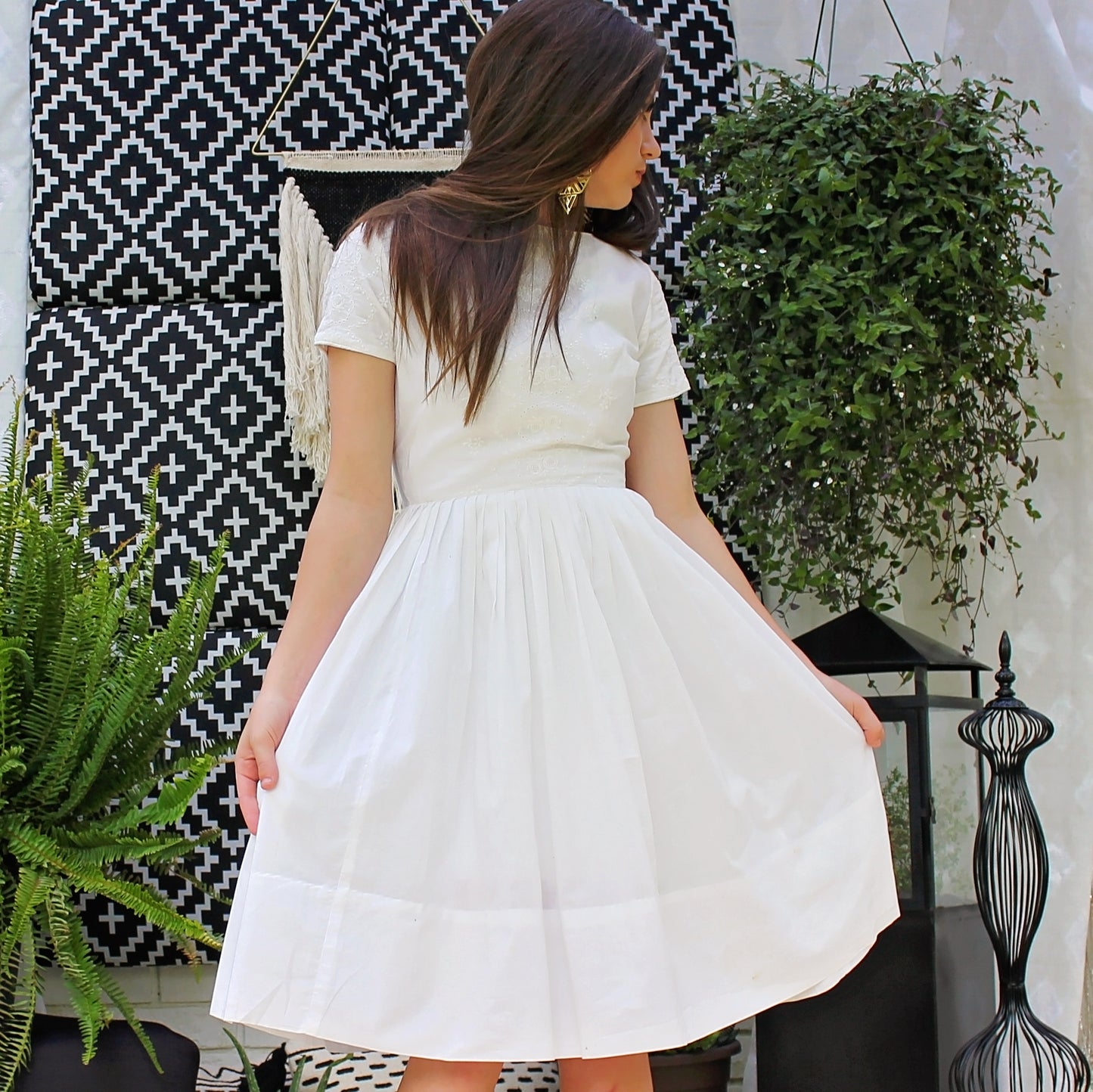 Vintage 50s White Swing Embroidered Pleated Day Dress XS