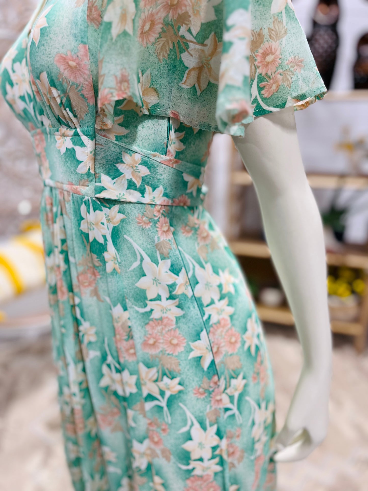 Vintage 70s Flutter Sleeve Spring Floral Print Mint Green Maxi Dress XS/S