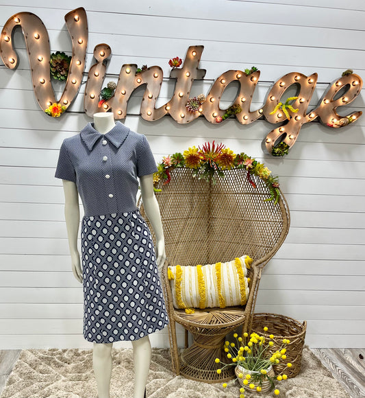 70s Mod Point Collar Polka Dot Montgomery Ward Vintage Dress